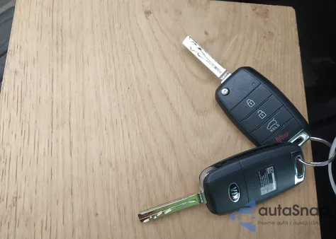 2015 Kia Soul z USA, uszkodzony, nr VIN KNDJN2A27F7165626